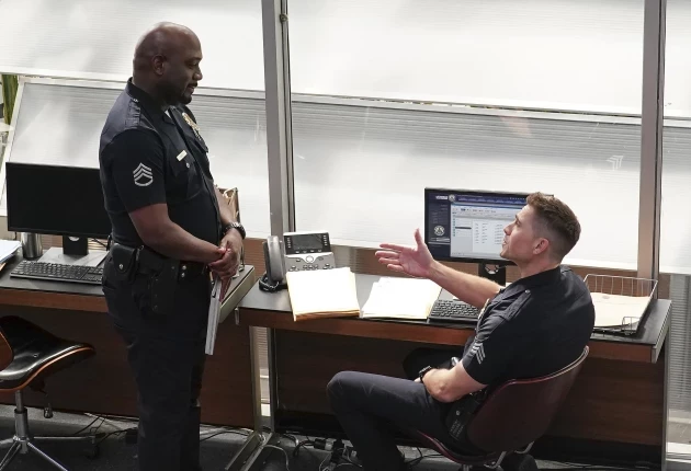 Превью из 5 сезона 13 серии сериала Новичок / Новобранец